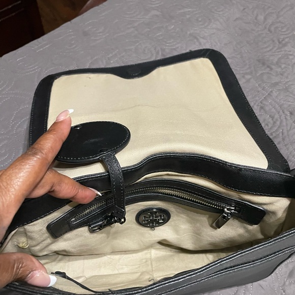 Tory Burch Black Crossbody Bag - Picture 2 of 3